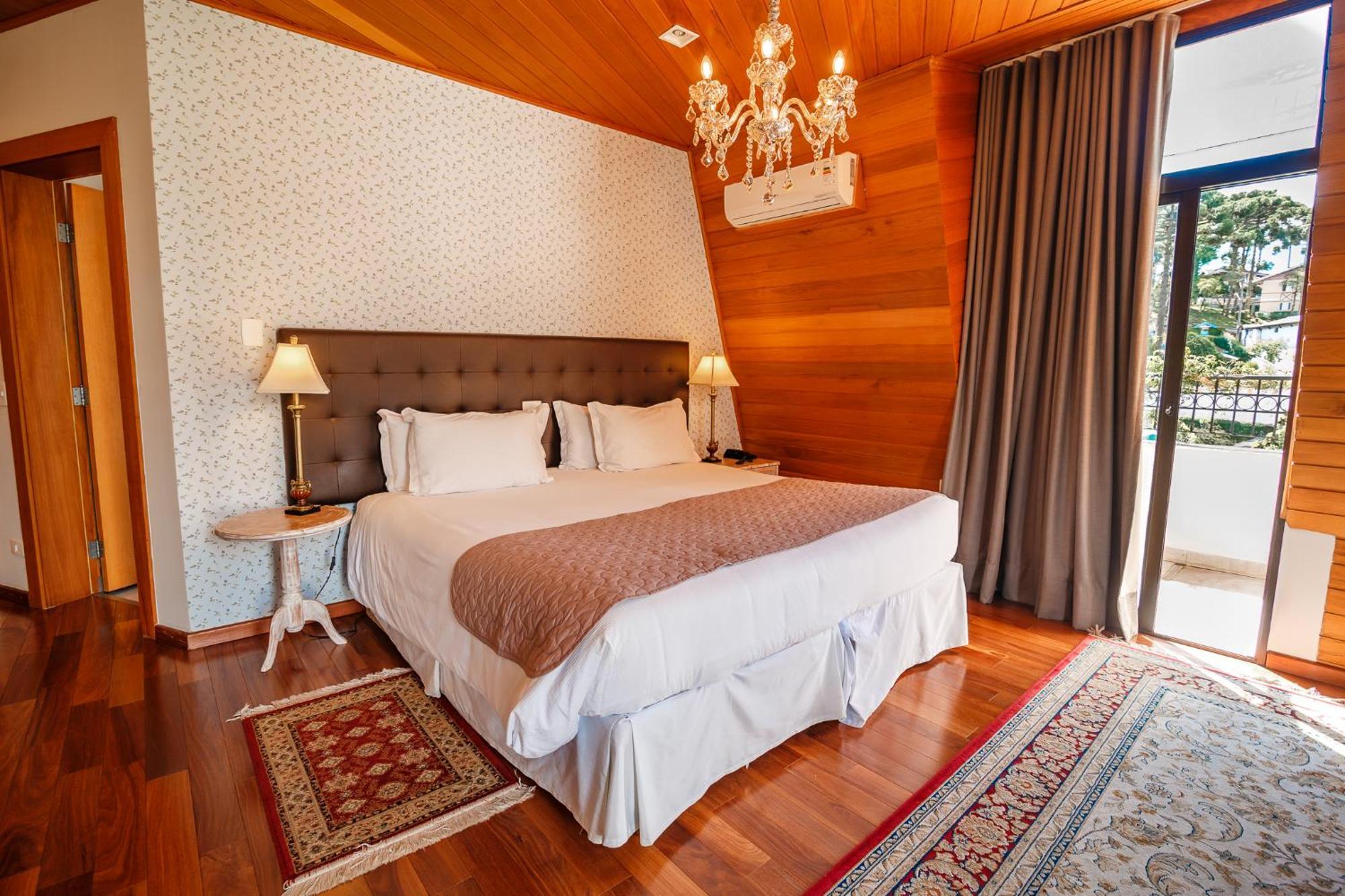 Pousada Luis XV Campos do Jordão Exteriér fotografie A bedroom at the hotel