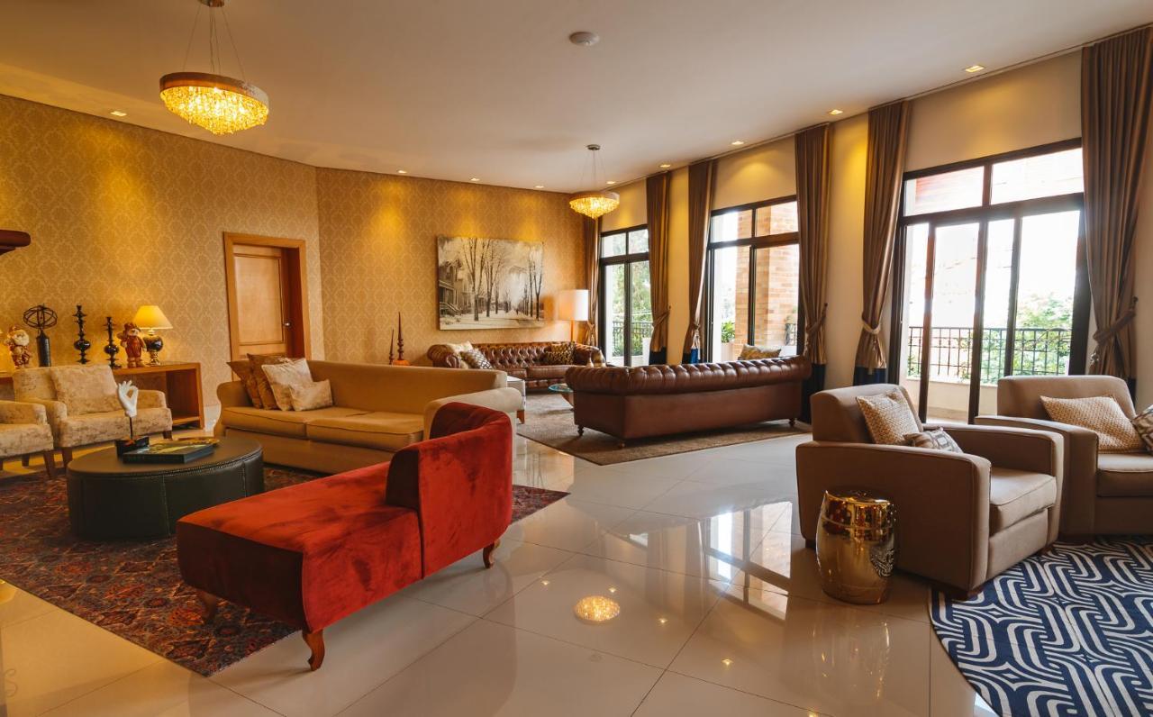 Pousada Luis XV Campos do Jordão Exteriér fotografie The interior of the hotel