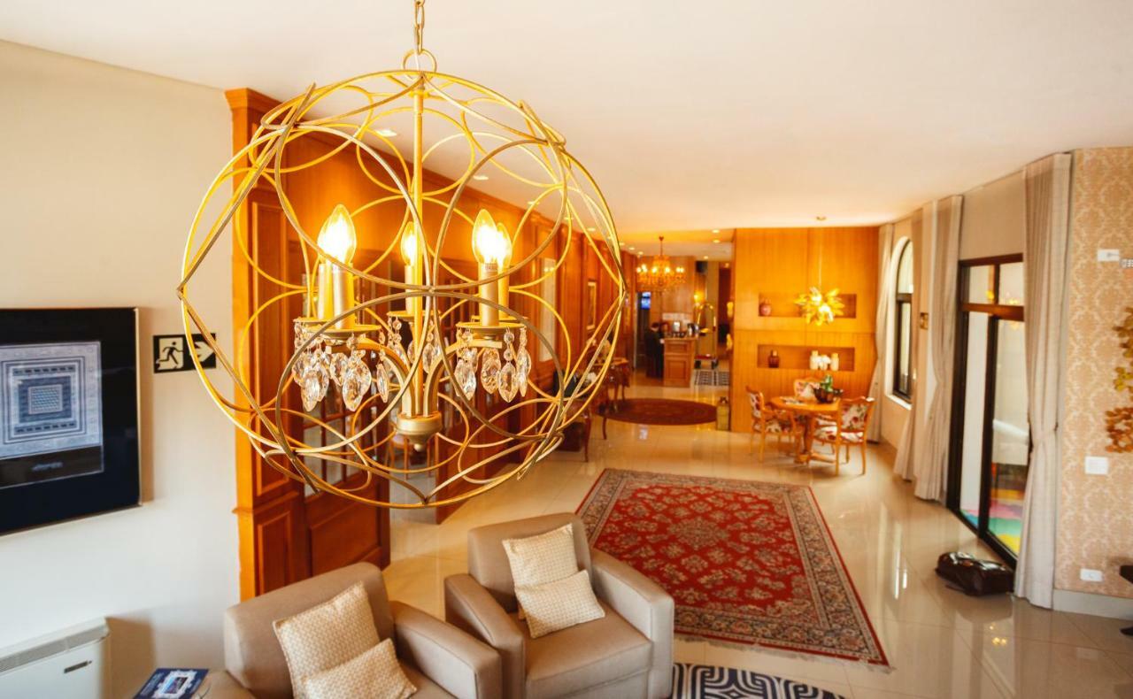 Pousada Luis XV Campos do Jordão Exteriér fotografie The interior of the hotel
